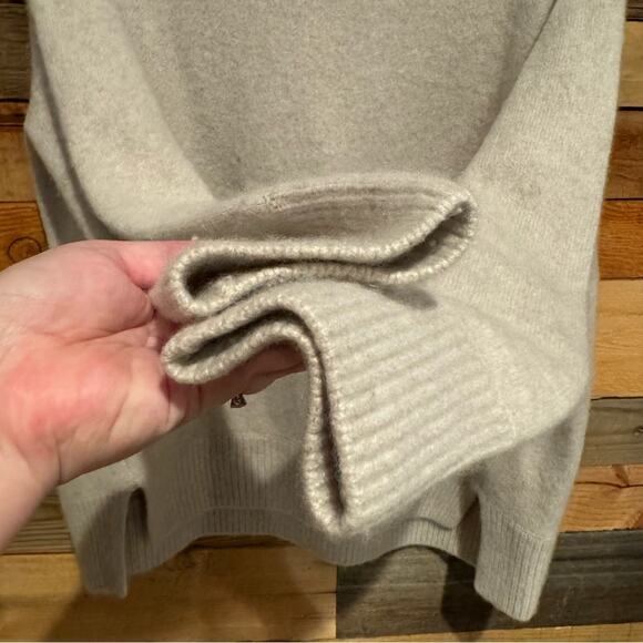 VINCE Double Slit Turtleneck Sweater In Biscuit Cream Size XL - Picture 10 of 14
